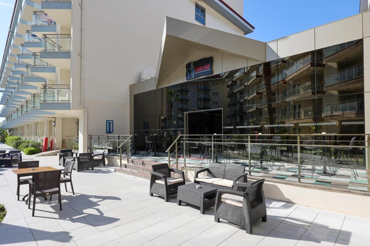 Ramada Hotel & Suites By Wyndham Kusadasi Kusadası Exterior foto