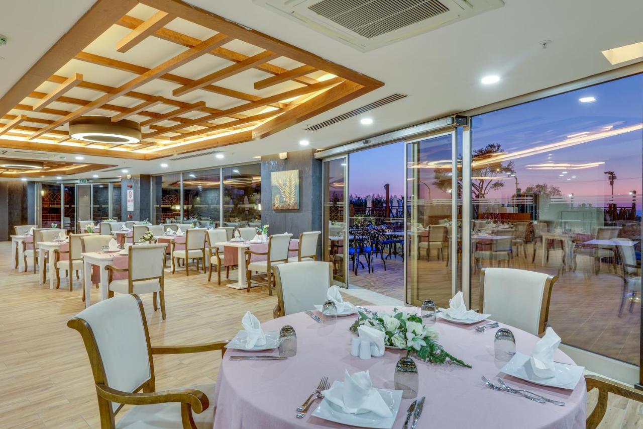 Ramada Hotel & Suites By Wyndham Kusadasi Kusadası Exterior foto