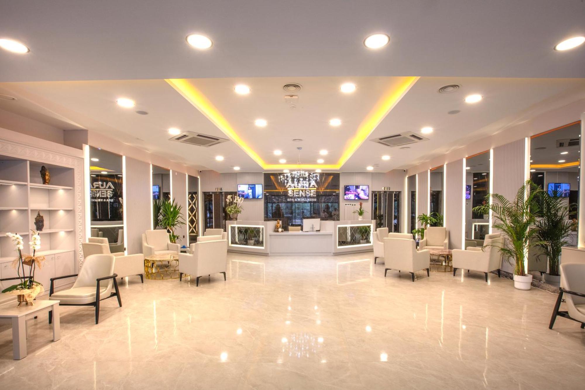 Ramada Hotel & Suites By Wyndham Kusadasi Kusadası Exterior foto